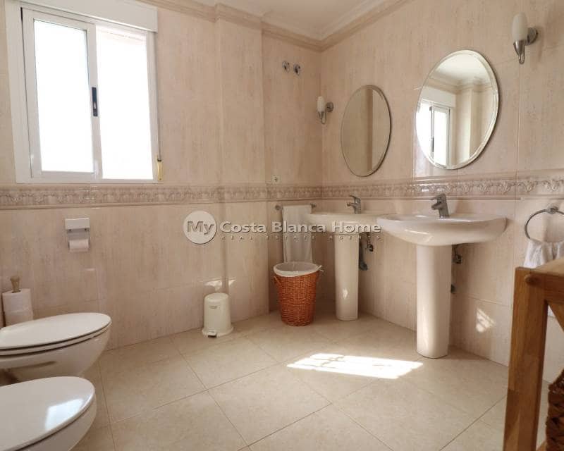 Chalet de 3 habitaciones en Algorfa en venta con piscina - 585.000 € (Ref: 8824125)