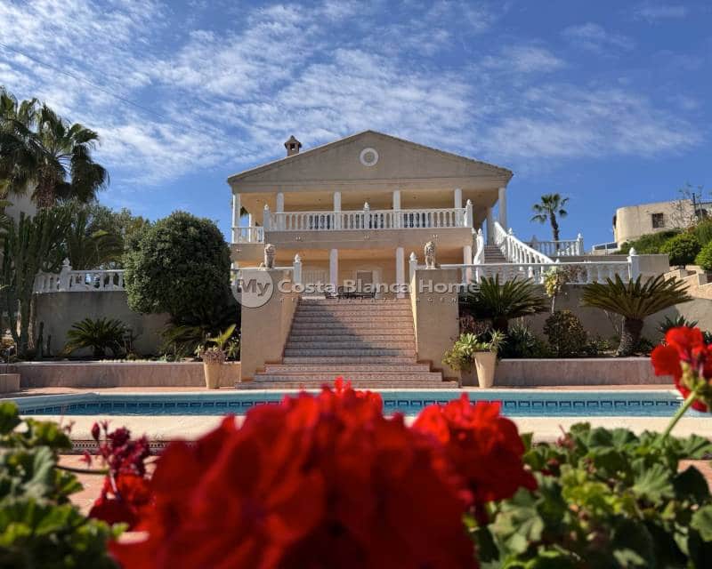 Chalet de 3 habitaciones en Algorfa en venta con piscina - 585.000 € (Ref: 8824125)