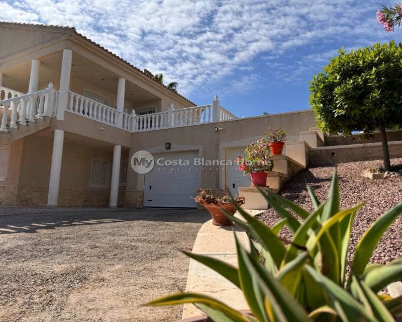Chalet de 3 habitaciones en Algorfa en venta con piscina - 585.000 € (Ref: 8824125)