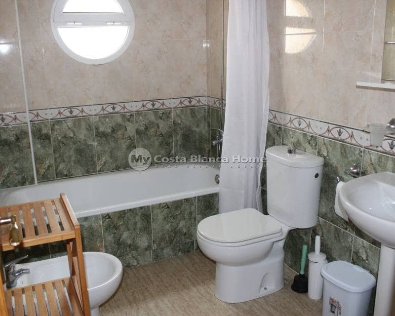 3 bedroom Semi-detached Villa for sale in Algorfa with pool - € 265,000 (Ref: 8824141)