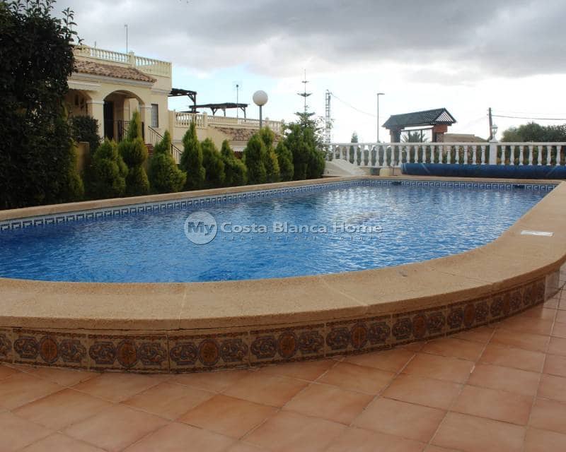 3 bedroom Semi-detached Villa for sale in Algorfa with pool - € 265,000 (Ref: 8824141)