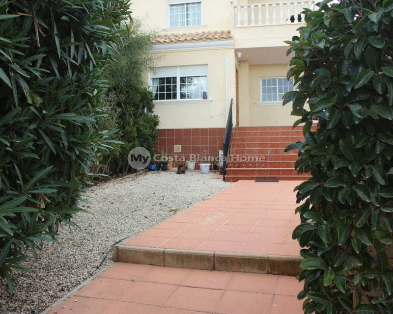 3 bedroom Semi-detached Villa for sale in Algorfa with pool - € 265,000 (Ref: 8824141)