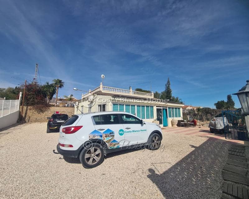 3 sovrum Finca/Hus på landet till salu i Albatera med pool - 229 950 € (Ref: 8848163)