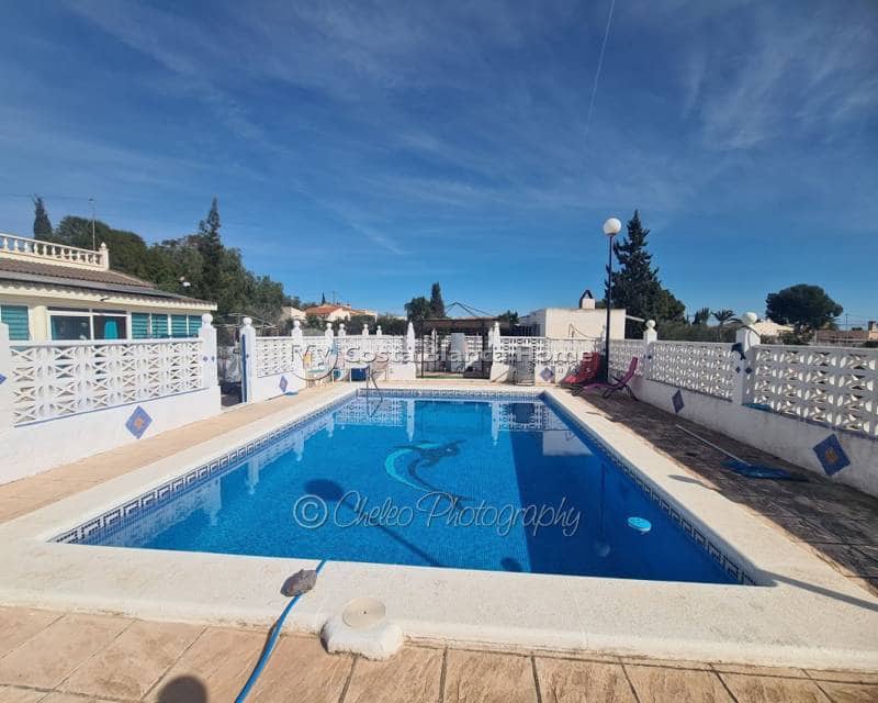 3 sovrum Finca/Hus på landet till salu i Albatera med pool - 229 950 € (Ref: 8848163)