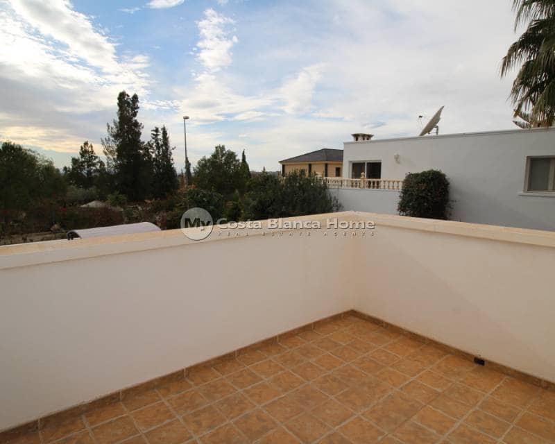 4 bedroom Villa for sale in Fortuna with pool - € 259,900 (Ref: 8880718)