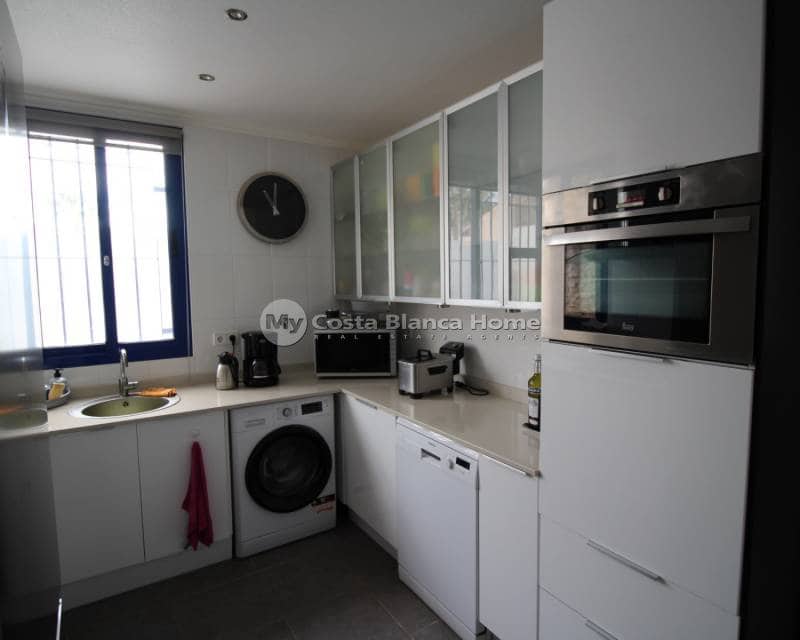 4 bedroom Villa for sale in Fortuna with pool - € 259,900 (Ref: 8880718)