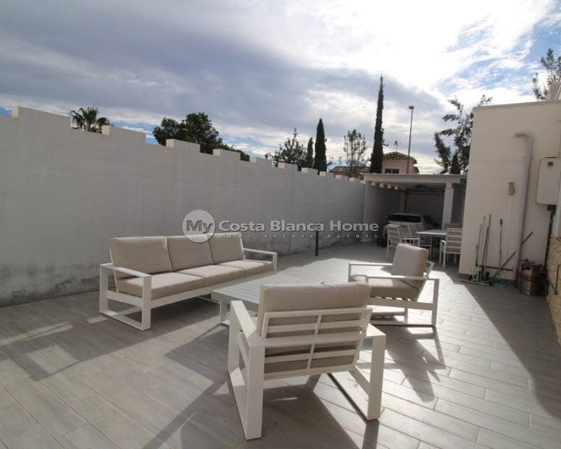 4 bedroom Villa for sale in Fortuna with pool - € 259,900 (Ref: 8880718)
