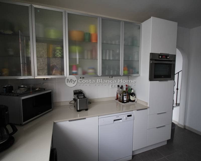 4 bedroom Villa for sale in Fortuna with pool - € 259,900 (Ref: 8880718)