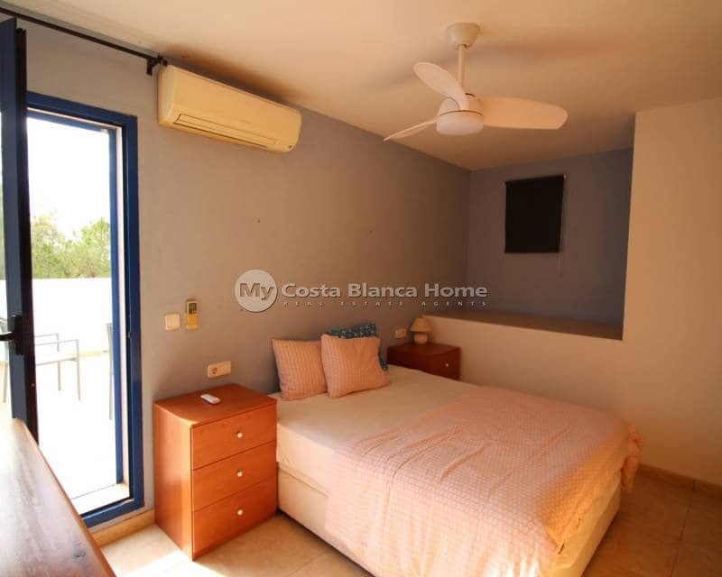 4 bedroom Villa for sale in Fortuna with pool - € 259,900 (Ref: 8880718)