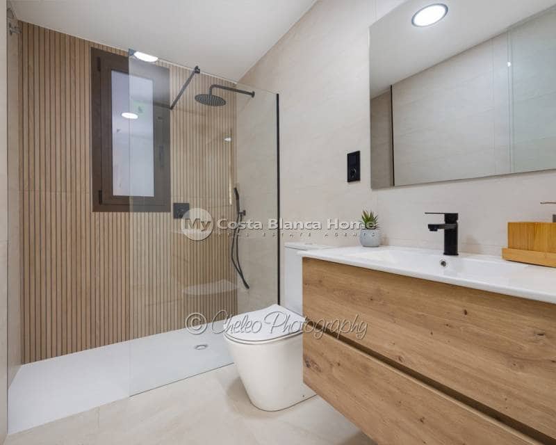 2 bedroom Apartment for sale in Los Alcazares with pool garage - € 260,000 (Ref: 8945158)