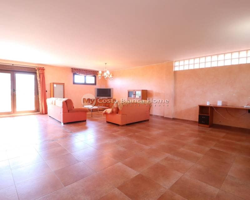 6 sypialnia Finka/Dom wiejski na sprzedaż w Callosa de Segura z basenem - 675 000 € (Ref: 8969196)