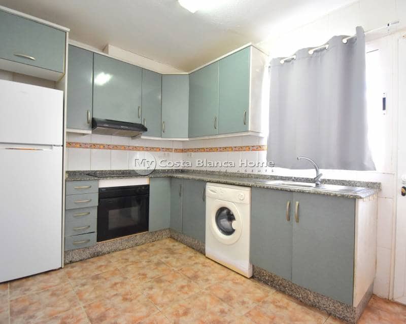 3 makuuhuone Omakotitalo myytävänä paikassa Playa Flamenca mukana uima-altaan - 184 950 € (Ref: 8969216)