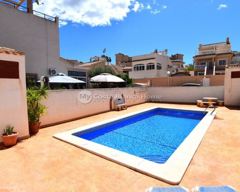 3 makuuhuone Omakotitalo myytävänä paikassa Playa Flamenca mukana uima-altaan - 184 950 € (Ref: 8969216)