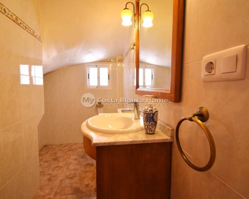 3 makuuhuone Omakotitalo myytävänä paikassa Playa Flamenca mukana uima-altaan - 184 950 € (Ref: 8969216)