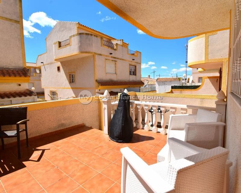 3 makuuhuone Omakotitalo myytävänä paikassa Playa Flamenca mukana uima-altaan - 184 950 € (Ref: 8969216)