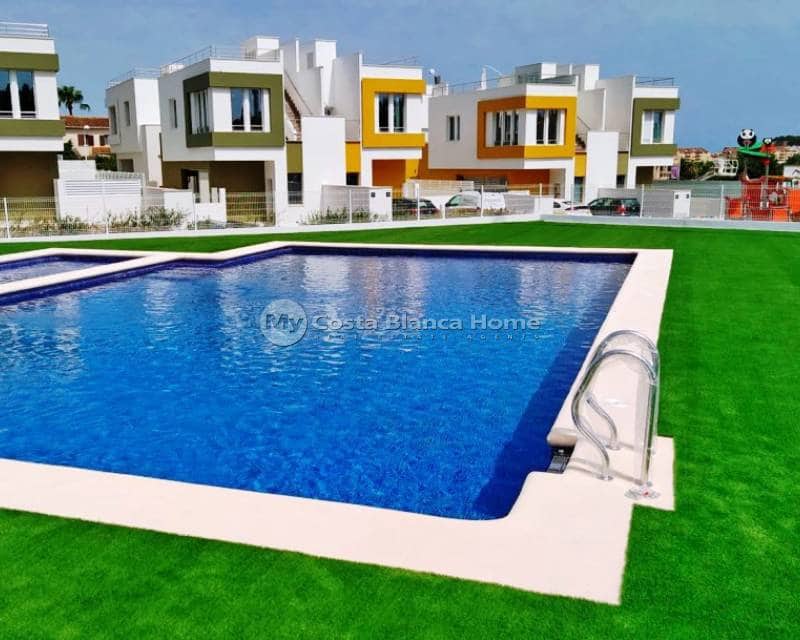 3 quarto Moradia para venda em Denia com piscina - 438 000 € (Ref: 8969240)