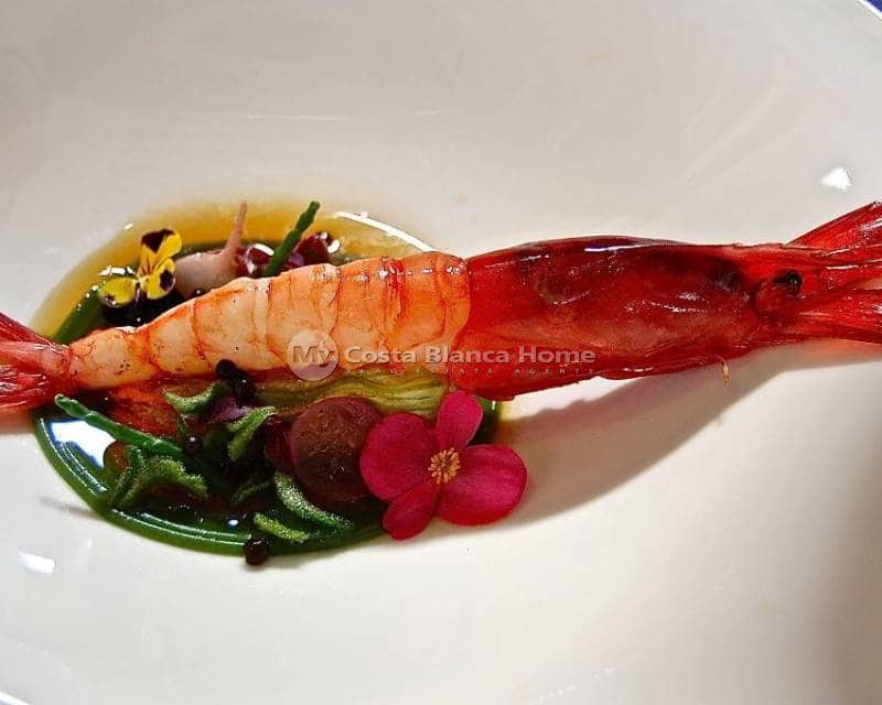 Chalet de 3 habitaciones en Dénia en venta con piscina - 675.000 € (Ref: 8969241)