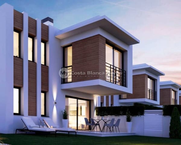 Chalet de 3 habitaciones en Centro Urbano, Dénia en venta con piscina - 675.000 € (Ref: 8969241)