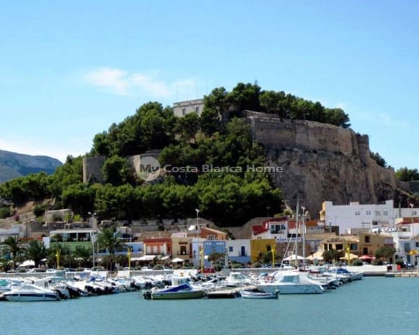 Chalet de 3 habitaciones en Centro Urbano, Dénia en venta con piscina - 675.000 € (Ref: 8969241)