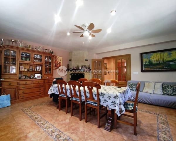 4 soveværelse Finca/Landehus til salg i Cocentaina med swimmingpool - € 250.000 (Ref: 8969249)