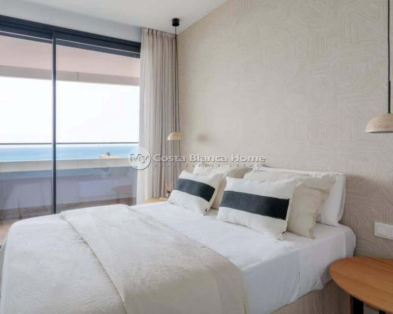 3 bedroom Apartment for sale in Benidorm with pool - € 641,250 (Ref: 8969251)