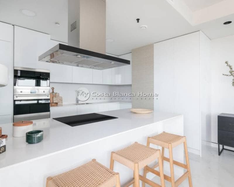 3 bedroom Apartment for sale in Benidorm with pool - € 641,250 (Ref: 8969251)