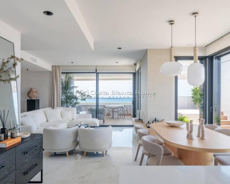 3 bedroom Apartment for sale in Benidorm with pool - € 641,250 (Ref: 8969251)