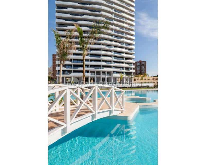 3 bedroom Apartment for sale in Benidorm with pool - € 641,250 (Ref: 8969251)