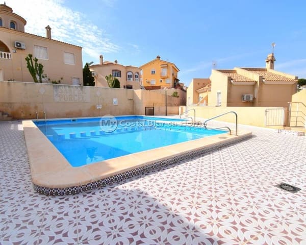 3 quarto Moradia Geminada para venda em Blue Lagoon com piscina - 151 900 € (Ref: 8983039)