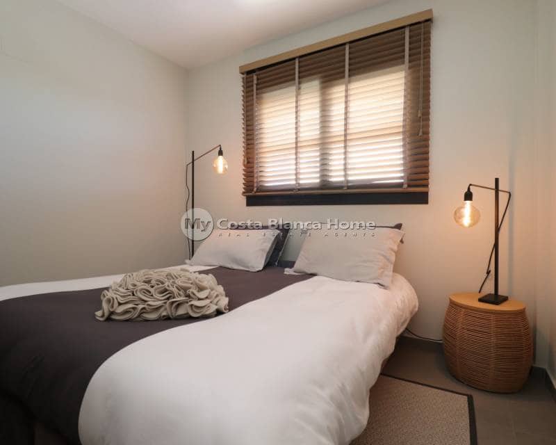 3 bedroom Apartment for sale in Guardamar del Segura with pool - € 580,000 (Ref: 8983050)