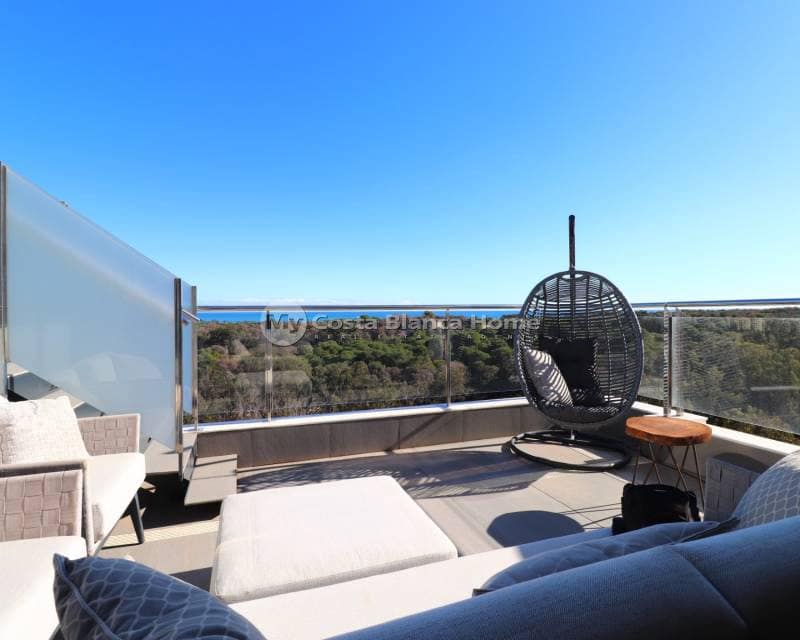 3 bedroom Apartment for sale in Guardamar del Segura with pool - € 580,000 (Ref: 8983050)