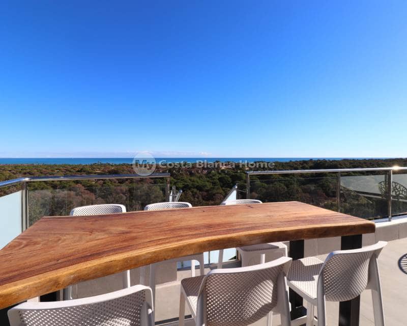 3 bedroom Apartment for sale in Guardamar del Segura with pool - € 580,000 (Ref: 8983050)