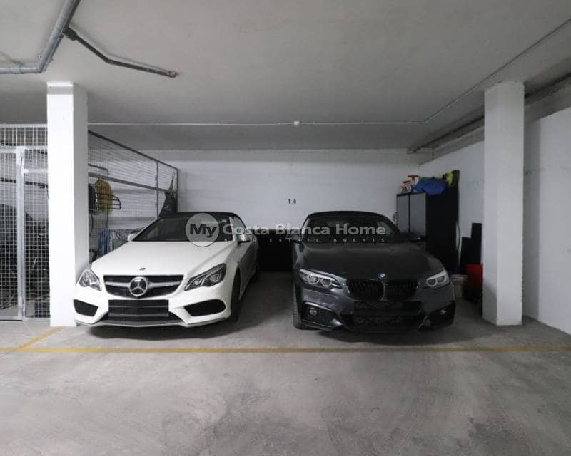 3 bedroom Apartment for sale in Guardamar del Segura with pool - € 580,000 (Ref: 8983050)