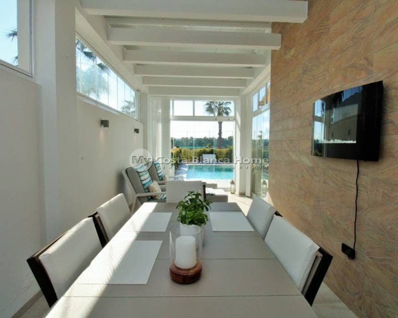 3 soveværelse Villa til salg i Algorfa med swimmingpool - € 599.900 (Ref: 9013147)