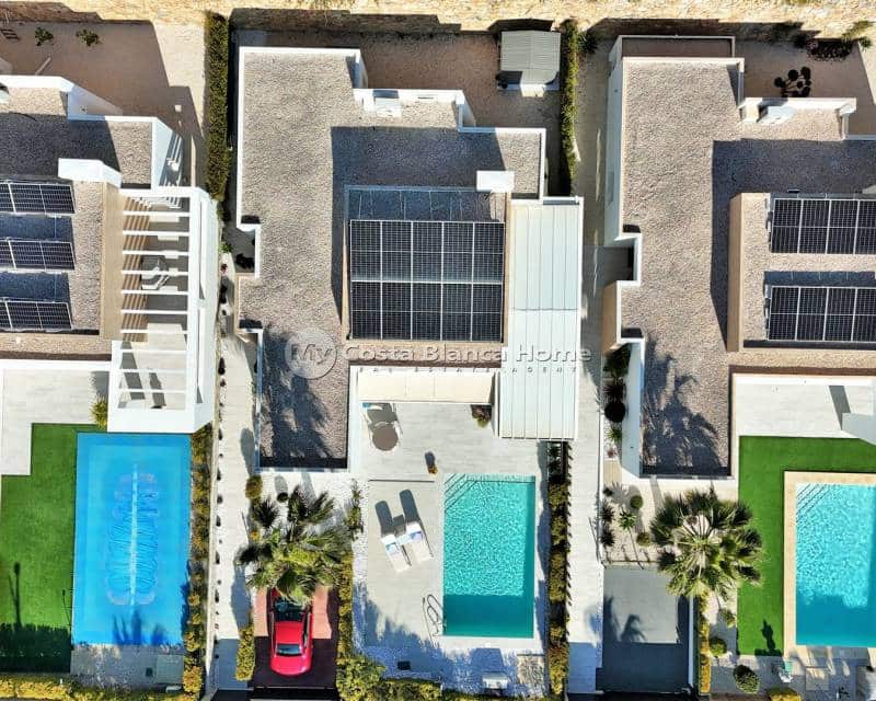 3 soveværelse Villa til salg i Algorfa med swimmingpool - € 599.900 (Ref: 9013147)