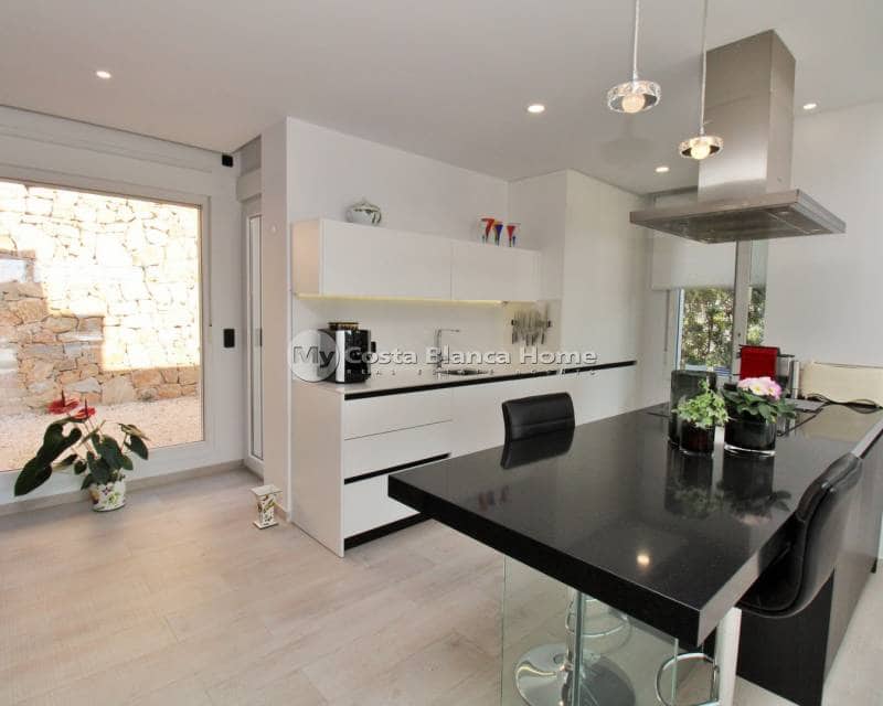 3 soveværelse Villa til salg i Algorfa med swimmingpool - € 599.900 (Ref: 9013147)