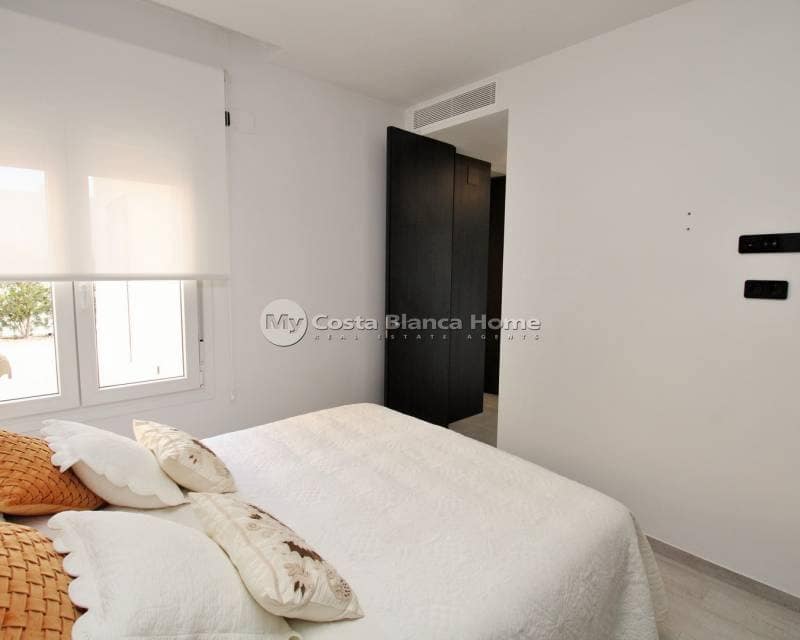 3 soveværelse Villa til salg i Algorfa med swimmingpool - € 599.900 (Ref: 9013147)