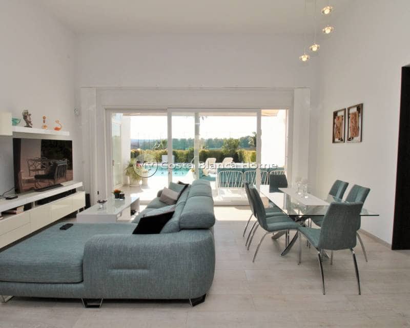 3 soveværelse Villa til salg i Algorfa med swimmingpool - € 599.900 (Ref: 9013147)