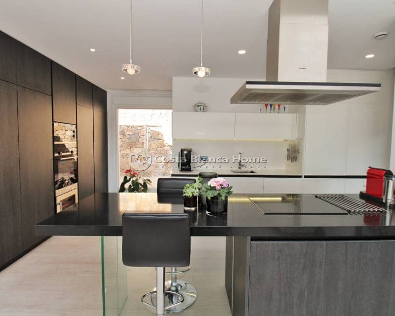 3 soveværelse Villa til salg i Algorfa med swimmingpool - € 599.900 (Ref: 9013147)