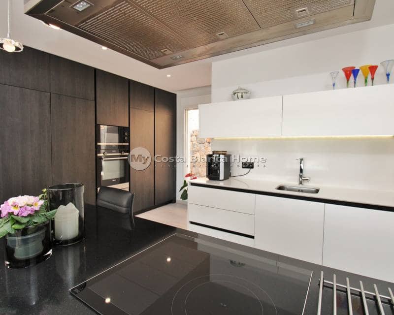 3 soveværelse Villa til salg i Algorfa med swimmingpool - € 599.900 (Ref: 9013147)