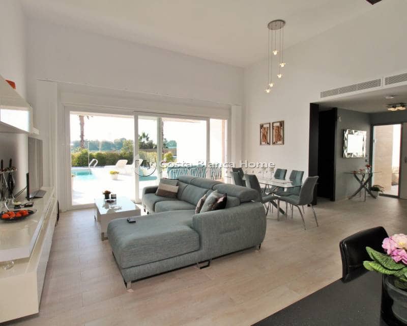 3 soveværelse Villa til salg i Algorfa med swimmingpool - € 599.900 (Ref: 9013147)