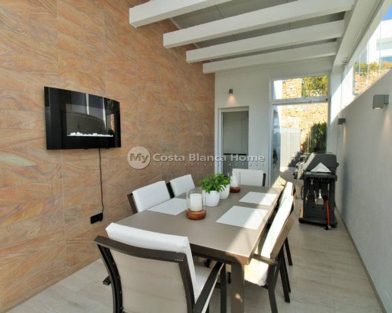 3 soveværelse Villa til salg i Algorfa med swimmingpool - € 599.900 (Ref: 9013147)