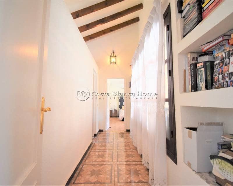 4 bedroom Villa for sale in Villamartin with pool - € 630,000 (Ref: 9015511)