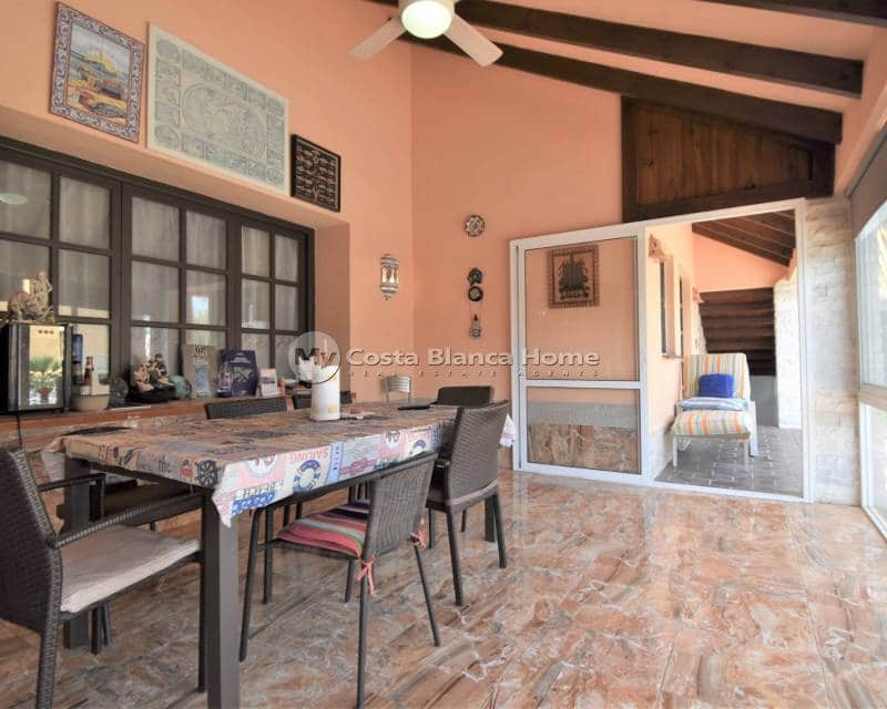 4 bedroom Villa for sale in Villamartin with pool - € 630,000 (Ref: 9015511)