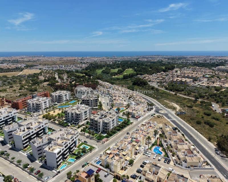 4 slaapkamer Villa te koop in Villamartin met zwembad - € 630.000 (Ref: 9015511)