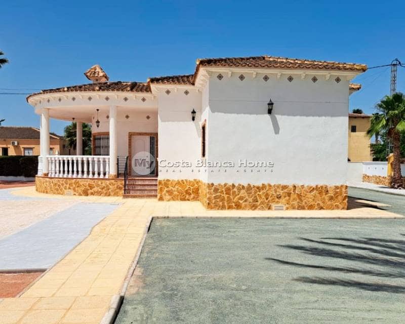 3 sovrum Finca/Hus på landet till salu i Catral med pool - 375 000 € (Ref: 9170589)