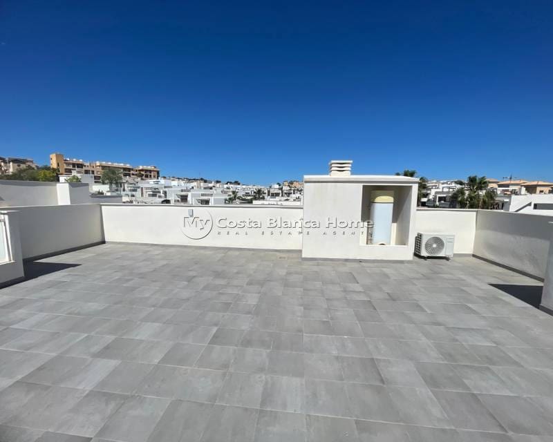 2 bedroom Apartment for sale in Villamartin with pool - € 249,900 (Ref: 9170606)