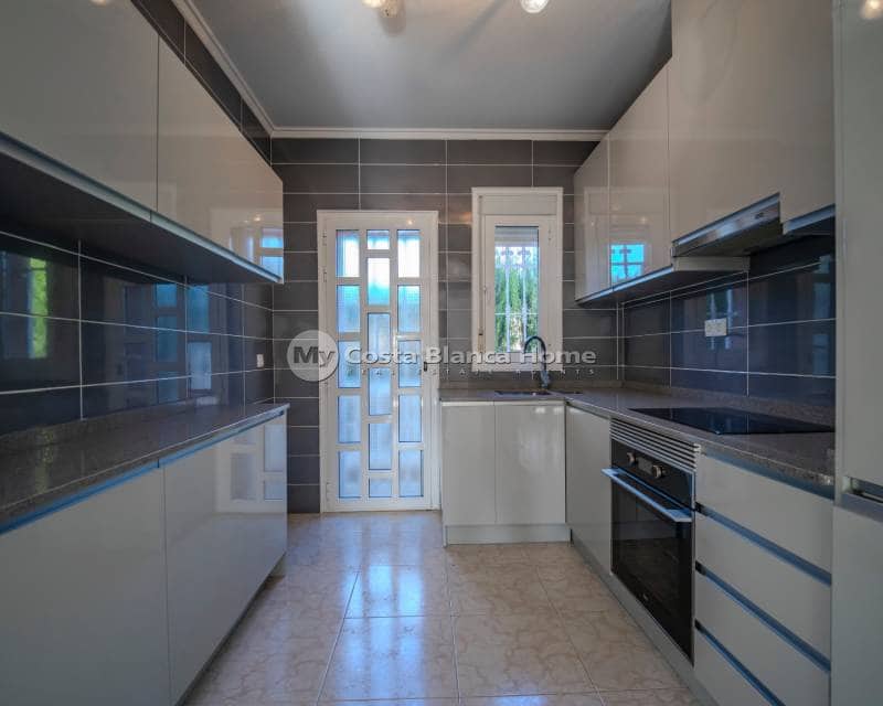 5 bedroom Villa for sale in Dona Pepa - € 680,000 (Ref: 9170613)