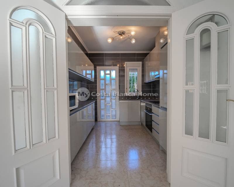 5 bedroom Villa for sale in Dona Pepa - € 680,000 (Ref: 9170613)