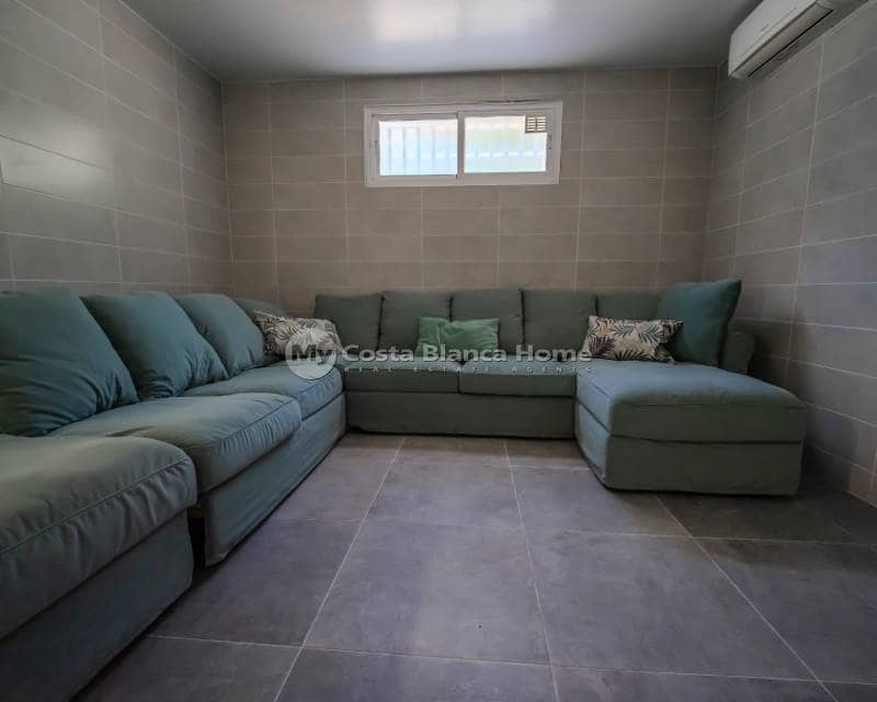 5 bedroom Villa for sale in Dona Pepa - € 680,000 (Ref: 9170613)